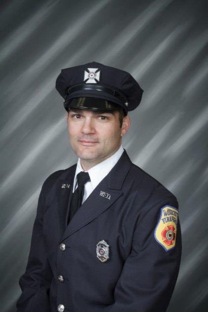 SimonCamden4's tweet image. 6 years ago Lt Jason Menard of Ladder 5 made the ultimate sacrifice in saving 2 members of his company during a fatal fire on Stockholm Street within minutes before flames overtook the house. His heroism and bravery on that night at box 5-1514 will never be forgotten