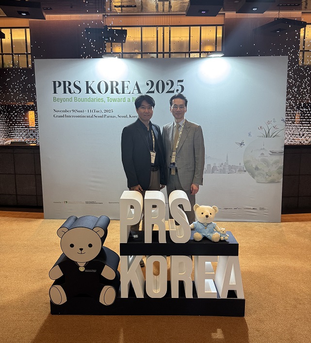 bsthebody's tweet photo. ✨PRS KOREA 2025 参加レポート✨
11/9〜11 ソウルで「PRS KOREA 2025」に参加しました。海外からの形成外科医も多く、“K-美容整形”の勢いを実感✨
Seoul Breast Meeting 2025 ではジャン・ジェフン院長が「豊胸術の左右非対称矯正」について招待講演を行いました。技術向上と発信に努めてまいります🌸 https://t.co/SaT0uFx9AS