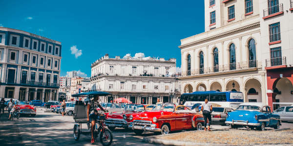 🇨🇺Cuba, incapaz de recuperar el turismo que tuvo antes de la pandemia
unav.edu/web/global-aff…