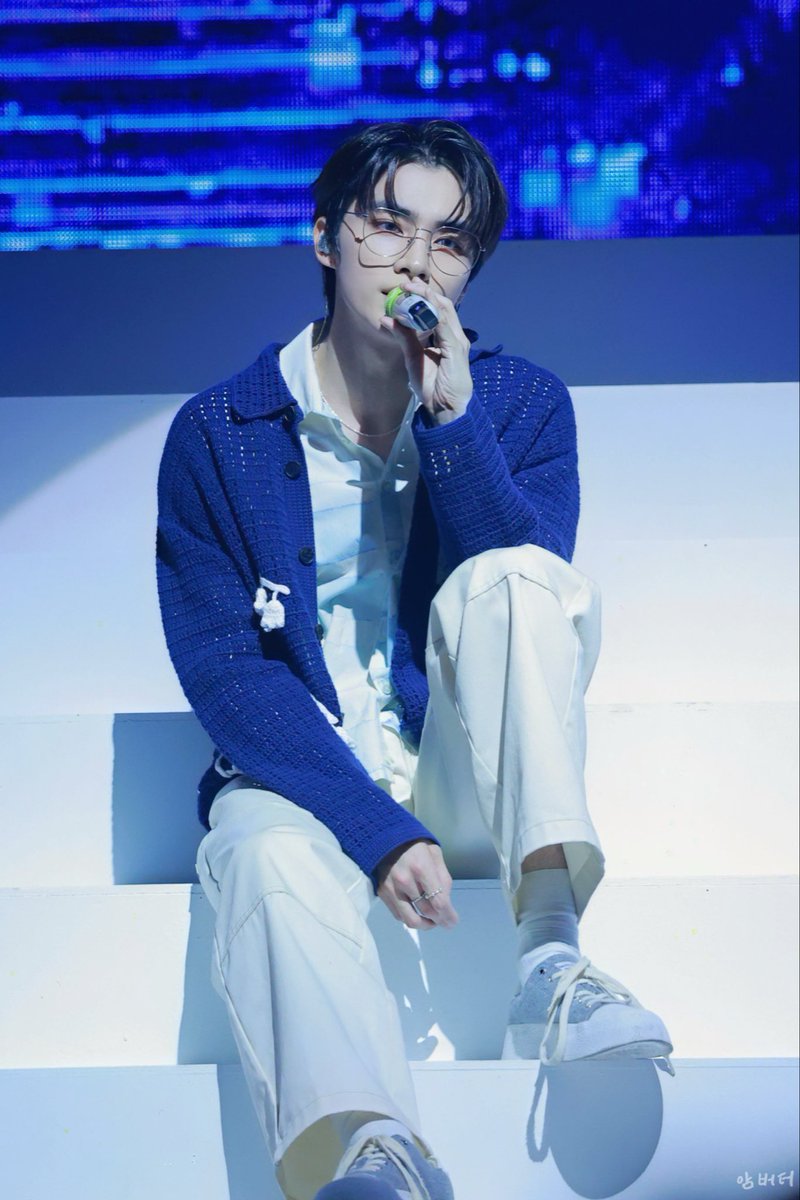 250222 ON THE Way IN SEOUL #威神V #WayV #웨이션브이 #Xiaojun #肖俊