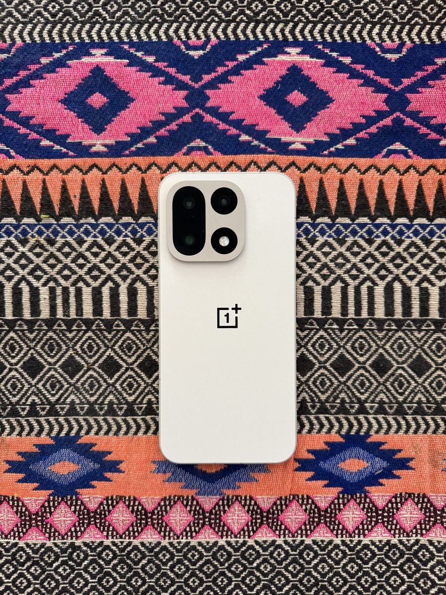 mrtechsingh's tweet image. OnePlus 15 Sand Storm is simple Gorgeous 🔥Price starts at ₹ 68,999 (incl bank offers) #OnePlus15 @OnePlus_IN