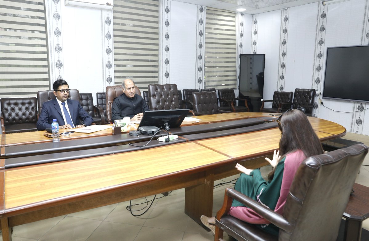 PmlnTeachers's tweet image. PECTAA HQ میں سیکرٹری SED خالد نذیر وٹو اور یاسر غنی رندھاوا نے Director (Teaching &amp;amp; Learning) کے امیدواروں کے انٹرویوز کیے۔ سجی ہوئی کلاسز معیاری تعلیم کی عکاس! ✨📚
#PECTAA #QualityEducation #TeachingAndLearning #SEDPunjab #BeautifulClassrooms #PMLNTeachersWing