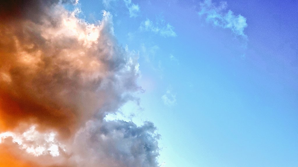 DREAMS FLOAT 青空と白い雲 DREAMS FLOAT 青空と白い雲 DREAMS FLOAT 青空と白い雲