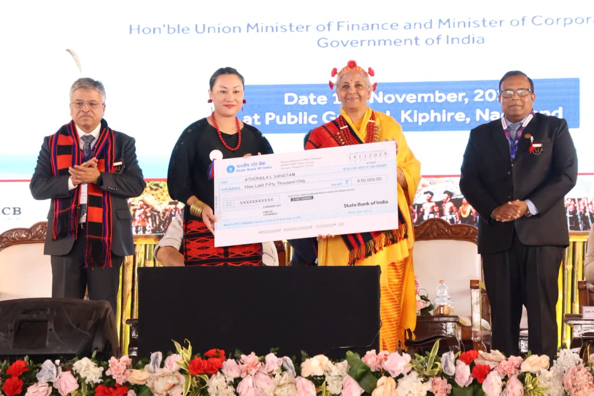 nsitharamanoffc's tweet image. Smt @nsitharaman handed over sanction letters to beneficiaries of various Central Government Schemes during the Credit Outreach Programme in Kiphire, Nagaland. 

Loans worth Rs 28.02 crore were disbursed to 350 accounts during the Credit Outreach.