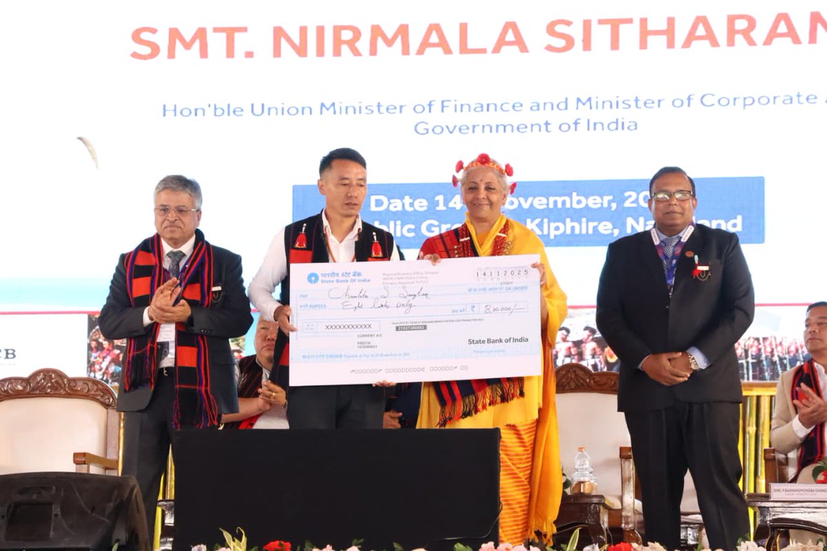 nsitharamanoffc's tweet image. Smt @nsitharaman handed over sanction letters to beneficiaries of various Central Government Schemes during the Credit Outreach Programme in Kiphire, Nagaland. 

Loans worth Rs 28.02 crore were disbursed to 350 accounts during the Credit Outreach.