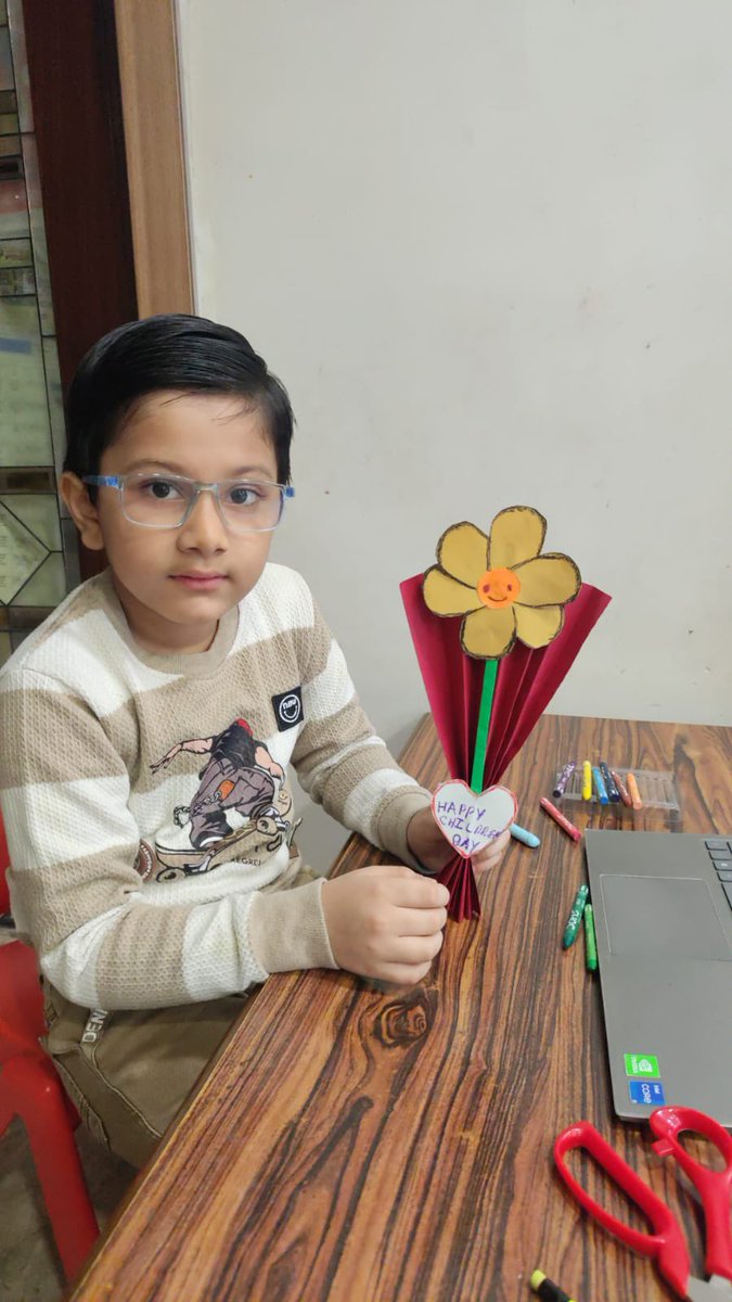 Vandana_Dua_'s tweet image. &quot;Celebrated Children&apos;s Day with fun &amp;amp; learning! 🌸 Students made attractive bouquets, whipped up Snap‑Crack Crunch Canapés, and danced the day away🪷 #ChildrensDay #KidsFun #LearningThroughFun  @ashokkp @y_sanjay @pntduggal @ShandilyaPooja
