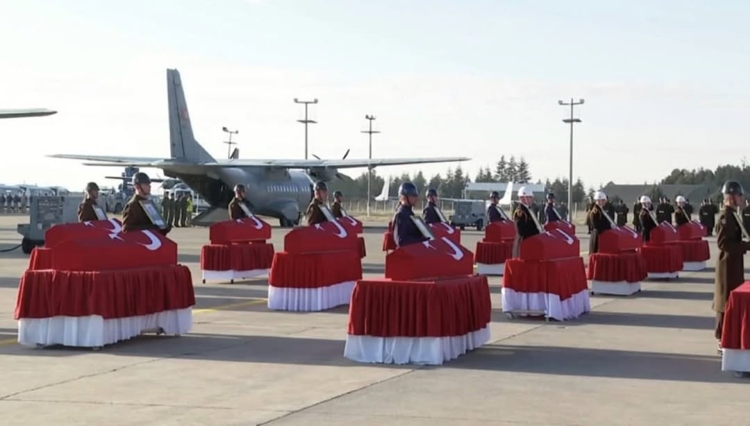 Rabbim tüm şehitlerimizi rahmetiyle kuşatsın; ailelerine sabır, milletimize birlik versin.Bu mübarek günde vatanımıza huzur, hanelerimize sağlık ve bereket diliyorum.Rabbim ordumuzu ve ülkemizi her türlü felaketten korusun.#HayırlıCumalar 🇹🇷🙏