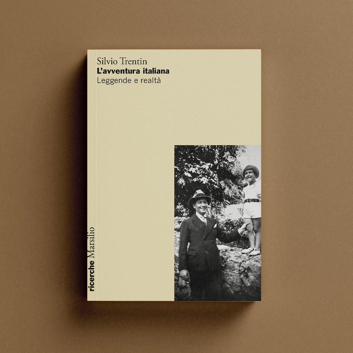 MarsilioEditori's tweet image. 🇮🇹 Un’analisi profonda e critica della società italiana del dopoguerra.

✍️ Silvio Trentin
📖 L’avventura italiana. Leggende e realtà

📅 Da oggi in libreria!
🔗 marsilioeditori.it/libri/scheda-l…

#Marsilio #Ricerche #SilvioTrentin #LAvventuraItaliana