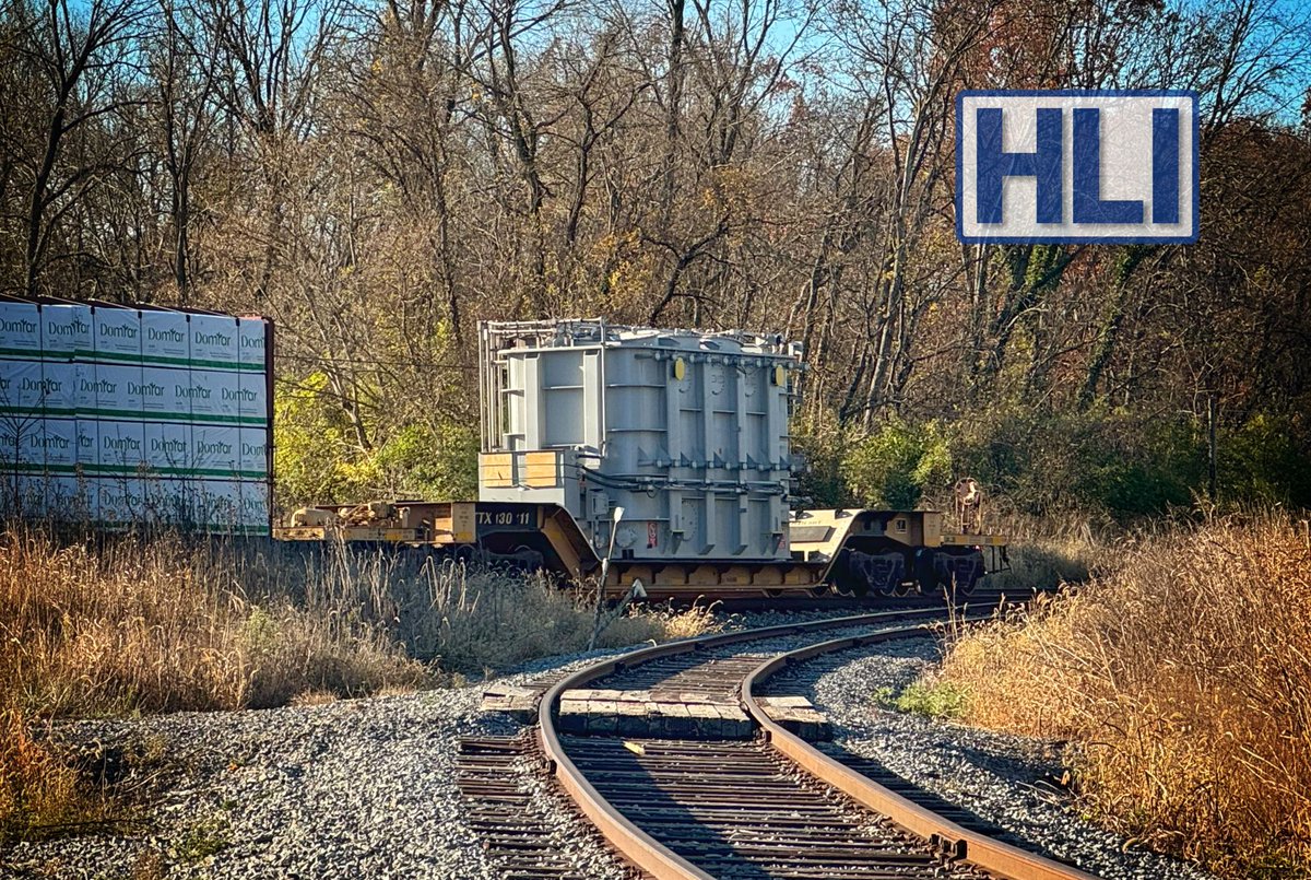 HLI_rail's tweet image. Ending the week on a high note! Another transformer arriving by railcar, safely offloaded, and ready to begin the next leg of its journey. Grateful for the hard work that makes this all possible.

#HeavyHaul #OversizeLoad #HeavyTransport #RailTransport #ProjectCargo…