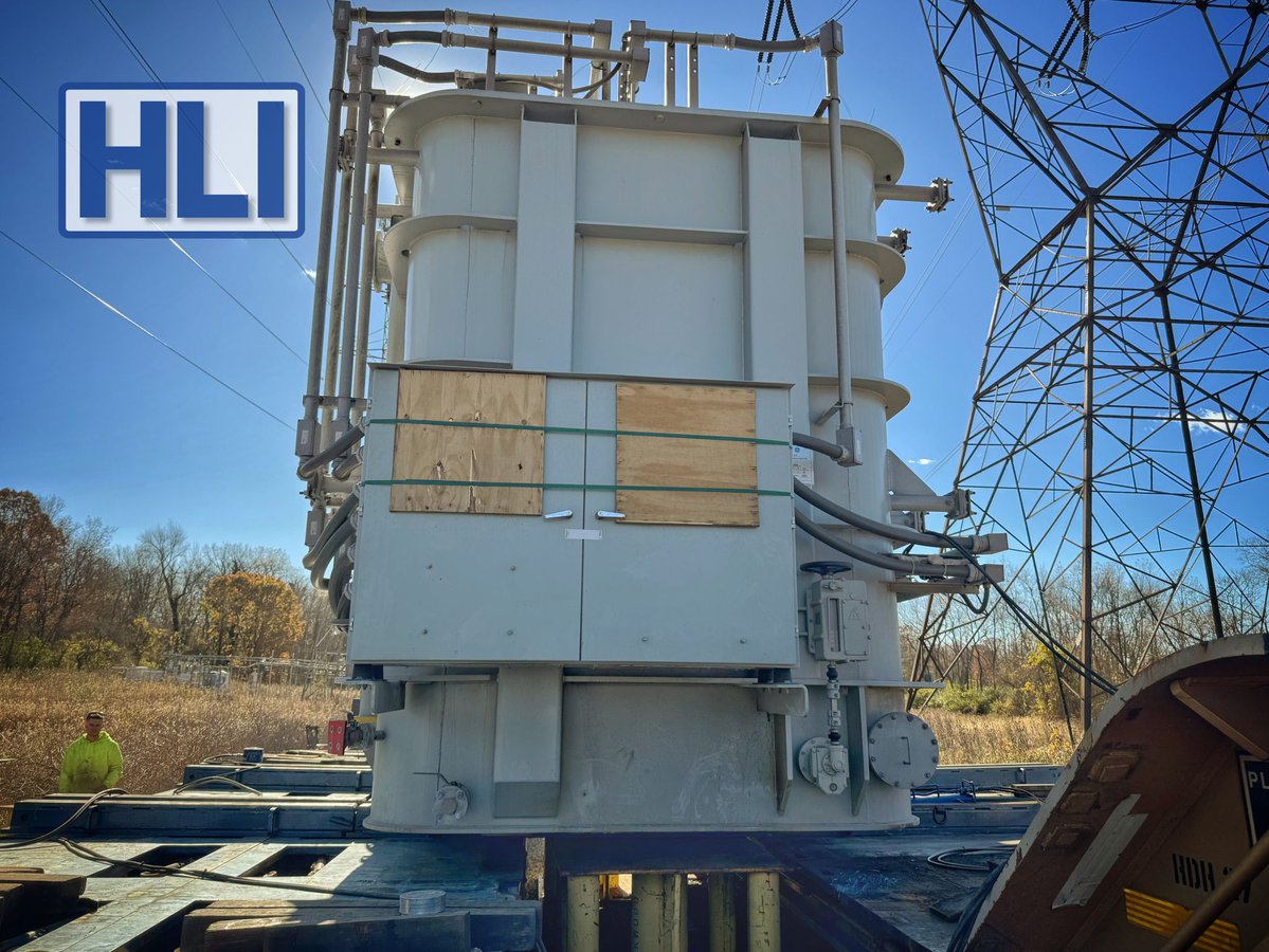 HLI_rail's tweet image. Ending the week on a high note! Another transformer arriving by railcar, safely offloaded, and ready to begin the next leg of its journey. Grateful for the hard work that makes this all possible.

#HeavyHaul #OversizeLoad #HeavyTransport #RailTransport #ProjectCargo…