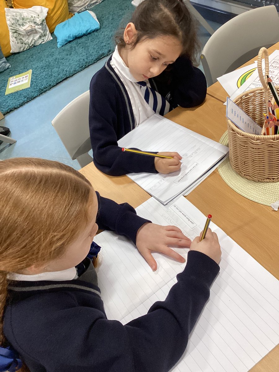 Misswalsh1_'s tweet image. #class12 writing wonderful sentences about how the different characters feel using the conjunction ‘and’. @Year1Monksdown