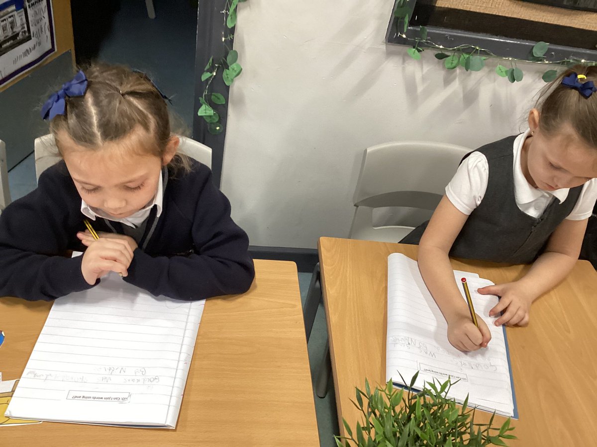 Misswalsh1_'s tweet image. #class12 writing wonderful sentences about how the different characters feel using the conjunction ‘and’. @Year1Monksdown