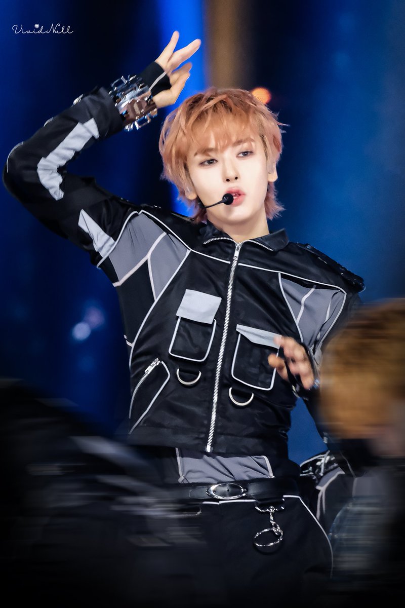 vividnull_ tweet media