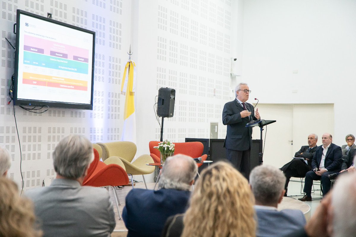 Tuve el honor de abrir la 14° Jornada sobre Salud y Medio Ambiente de la <a href="/FundacionFess/">FESS</a> y contar todo lo que venimos haciendo en la <a href="/SSSalud/">🇦🇷 Superintendencia de Servicios de Salud 🇦🇷</a>.  

Trabajamos en mecanismos innovadores y eficientes con el objetivo de alcanzar la sustentabilidad del sistema de salud.