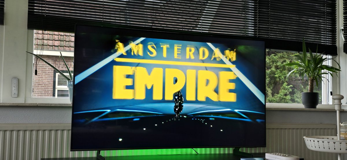 Huisje weer aankant...
Nu ff heerlijk niks doen en kijken of dit nu ook echt zo'n leuke serie is...