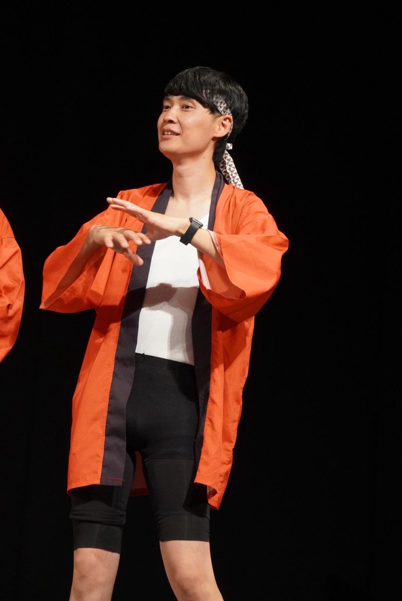 akingo48's tweet image. 2025.11.14(金)
グルメと漫才とカラオケを楽しむ宴Night 後夜祭@クールジャパンパーク大阪 WWホール
エクストリーム盆踊り
祇園櫻井さん撮影タイムpart1

間違いなく本日のMVP
藤崎マーケットさんの衣装でミスチルの彩り（出囃子）をアカペラで熱唱

#ぎお活
#祇園
#櫻井健一朗
#エクストリーム盆踊り