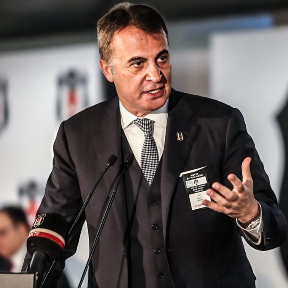 Sırf kendi menfaatleri için Beşiktaş’ın en değerli ve iyi oyuncusunu yiyorlar.

Bir kez daha babanın değerini anlamış olduk…