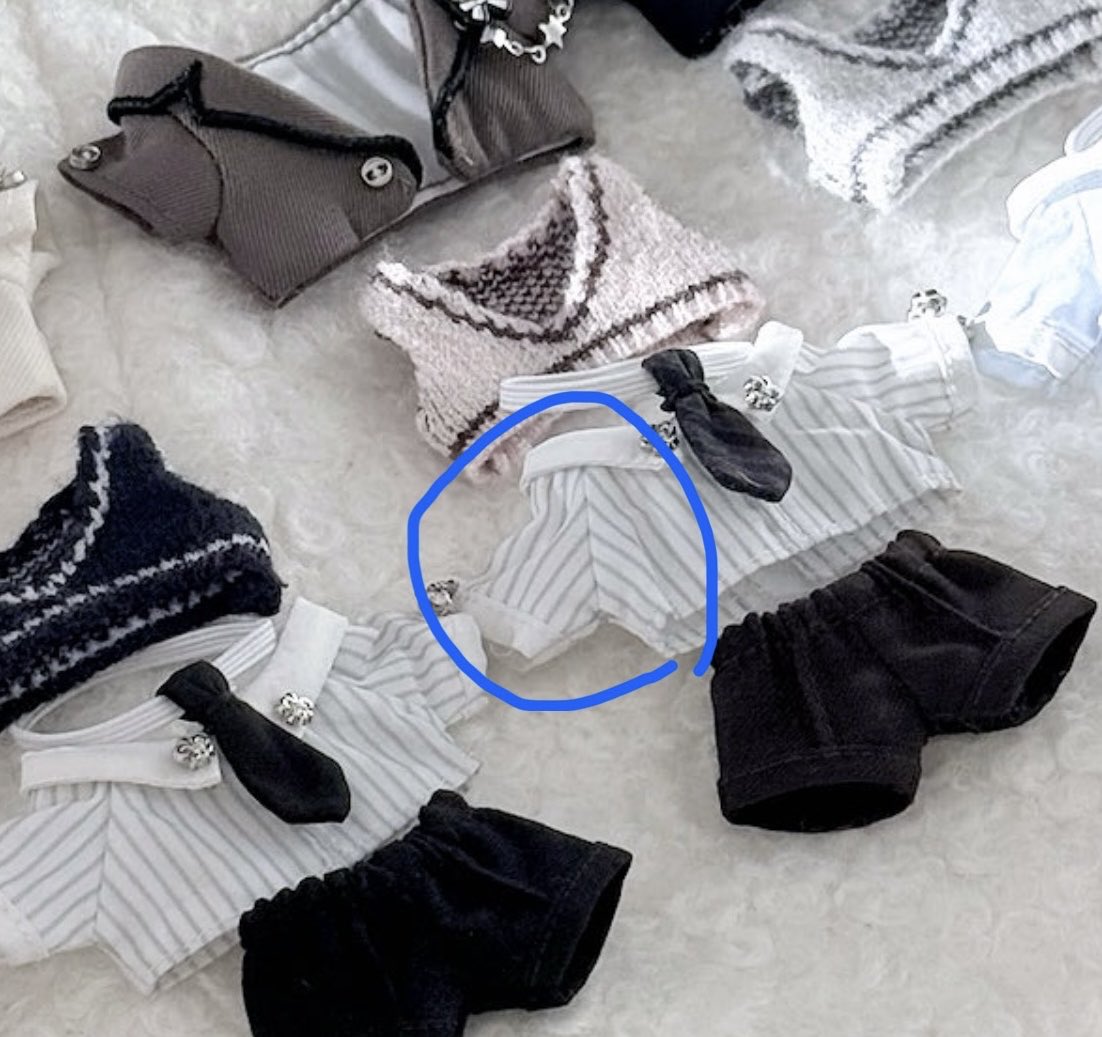 sommerumi's tweet image. 다른것보다 여기 스트라이프 패턴맞추려고 한게..
셔츠팔에 손가락도 안들어가는데도...