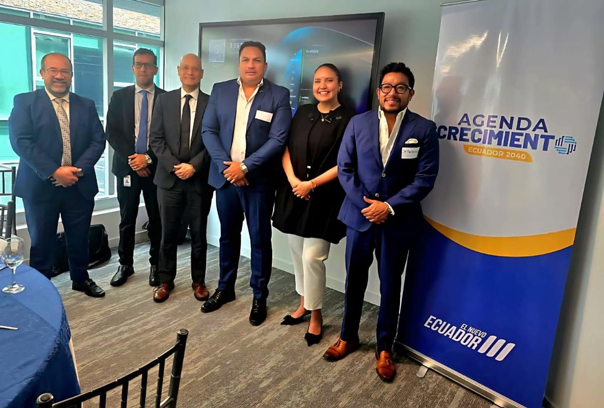 Participamos en la Mesa sobre Conectividad para el Desarrollo, parte de la Agenda de Crecimiento Ecuador 2040, impulsada por <a href="/FinanzasEc/">Economía Finanzas Ec</a> con el apoyo de <a href="/el_BID/">Banco Interamericano de Desarrollo</a> 🤝

Fue un honor participar, en calidad de representantes legales de <a href="/AsologEcuador/">ASOLOG</a>. 🇪🇨