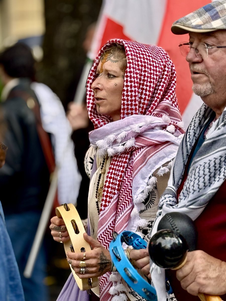 ComiteAction's tweet image. 6/6 Retour sur la 107e manifestation du CAP à Bordeaux le 8 novembre en soutien avec la lutte du peuple 🇵🇸 et tous les pro🇵🇸 réprimés 
Nouvelle manif samedi 15 Novembre dès 15h30 place de la Victoire 
On ne lâche rien 
PALESTINE vivra ! PALESTINE vaincra
#Gaza #Bordeaux #Kiev