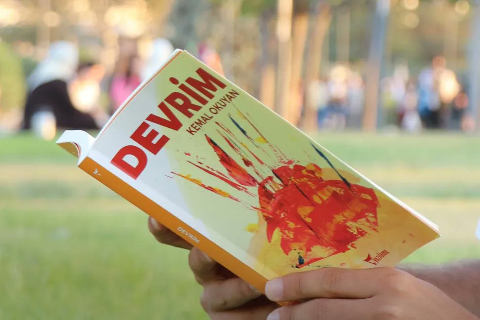 "İhanete Uğrayan Sosyalizm" kitabının yazarlarından Joseph Jamison, TKP Genel Sekreteri Kemal Okuyan'ın son kitabı "Devrim" ile ilgili Marxism Leninism Today dergisinde bir değerlendirme yazısı kaleme aldı👇

💬❝ Kitap, işçi sınıfı ve komünist hareket tarihine dair derinlemesine