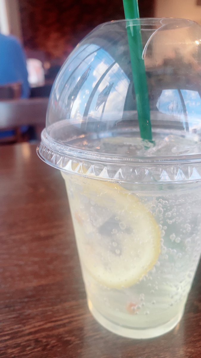 自分がどうしたいか？

よりも相手が何を求めているか。

自分がしたい事ではなく相手がして欲しいと思う事は何か？

押し付ける。ではなく汲み取る。

レモンは吸い込む。