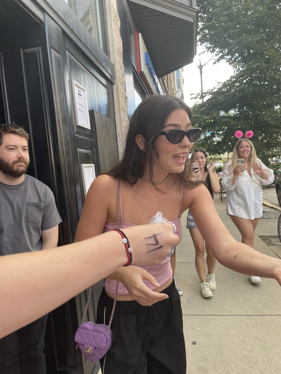 best of gracie abrams tweet media