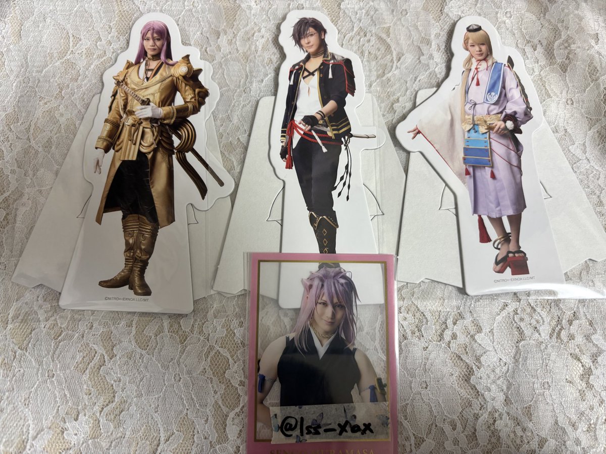 lss__xox's tweet photo. 【交換】刀剣乱舞 ミュージカル 刀ミュ 東京ドームシティ アトラクションズ TDC 紙製スタンド

出)今剣 蜂須賀 明石 
求)村正

22手渡し 郵送での交換も可能

検索からでもお気軽にお声掛けくださいませ。 https://t.co/xsI01IHXU3