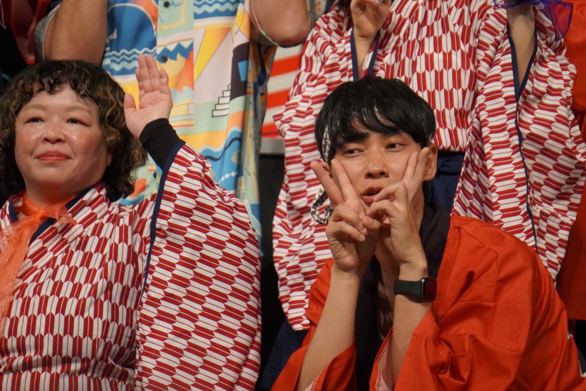 akingo48's tweet image. 2025.11.14(金)
グルメと漫才とカラオケを楽しむ宴Night 後夜祭@クールジャパンパーク大阪 WWホール
エクストリーム盆踊り
祇園櫻井さん撮影タイムpart3

ファンサしてるとこ

#ぎお活
#祇園
#櫻井健一朗
#エクストリーム盆踊り