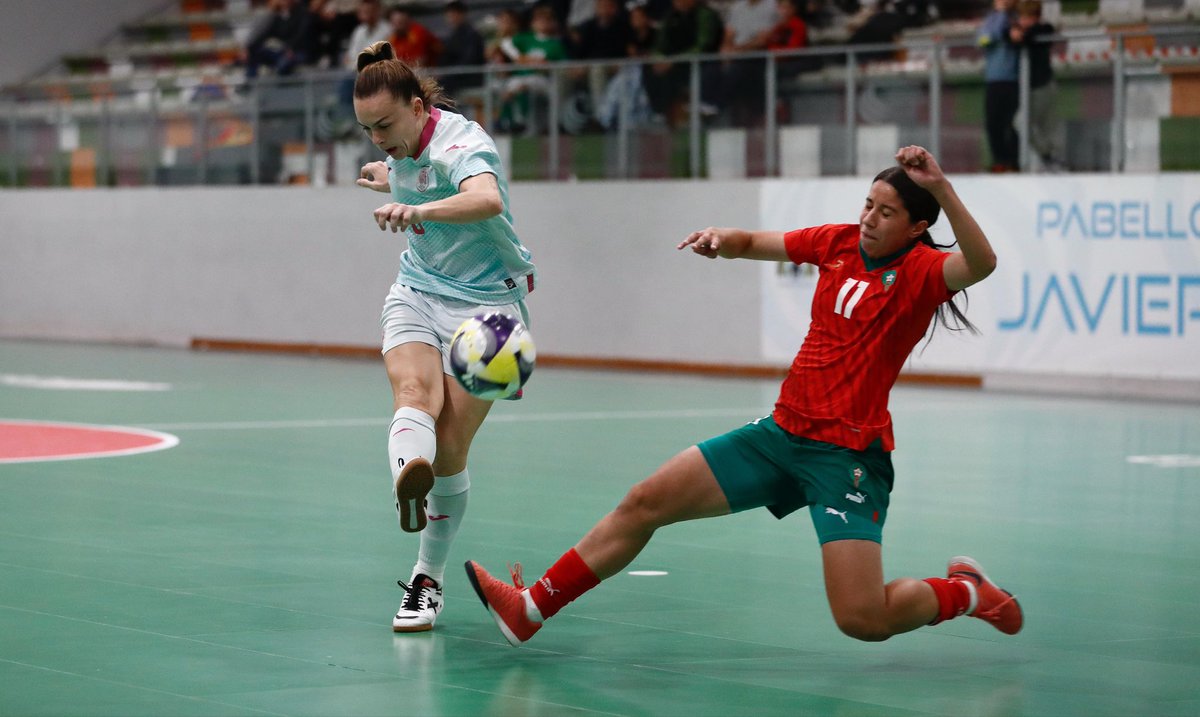 SELECCIÓN ESPAÑOLA 🇪🇸

<a href="/MayteMateo8/">Mayte8:)</a> y <a href="/cristina_gc1/">Cristina García</a> en la lista definitiva de la <a href="/SEFutbolFem/">Selección Española Femenina de Fútbol</a> que mañana sábado se desplaza a Filipinas para disputar el mundial desde el 21 de noviembre al 7 de diciembre.

¡Mucha suerte equipo!💪🙌

#STVRoldan