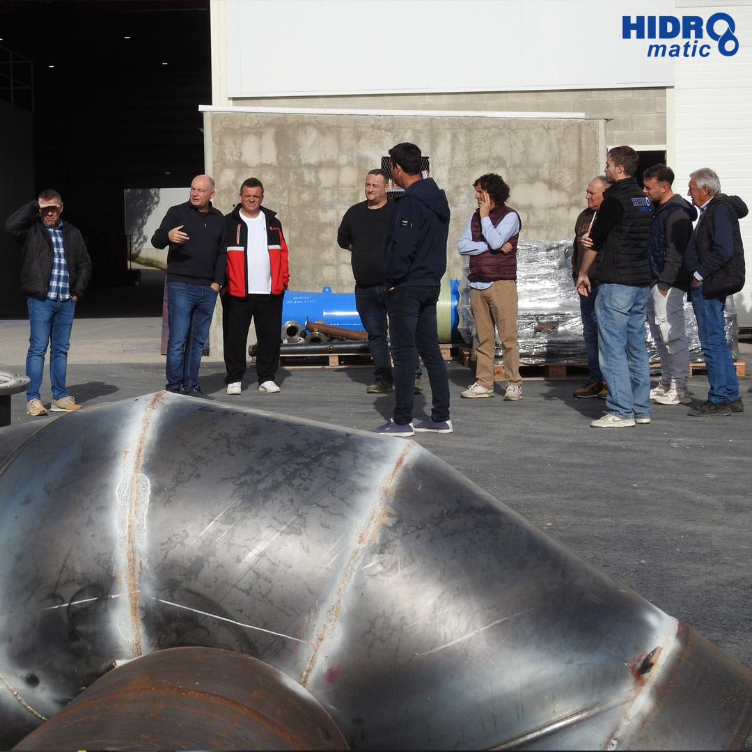 HidromaticPonen's tweet photo. Ahir vam rebre la visita de clients d’ @HidromaticPonen  de la delegació d’Almacelles. 🤝
En Robert Chimeno i l’Abel Chimeno els van mostrar totes les instal·lacions que tenim a Soses, des del taller de caldereria fins als espais d’automatismes i muntatge. 🏭💧
Durant la visita, van compartir quins són els objectius principals per aconseguir un reg més òptim, sostenible i adaptat a les necessitats de cada finca: eficiència, precisió i innovació constant. 🌱✨

Moltes gràcies per la visita! Ens encanta poder compartir la nostra manera de treballar i seguir creixent al costat dels nostres clients. 🙌🌿💧

#regeficient #innovacióagrícola #automatismes #caldereria #SOSES #AgriculturaSostenible
 
Ayer recibimos la visita de clientes de @HidromaticPonen de la delegación de Almacellas. 🤝
Robert Chimeno y Abel Chimeno les mostraron todas las instalaciones que tenemos en Soses, desde el taller de calderería hasta las áreas de automatismos y montaje. 🏭💧
Durante la visita, compartieron cuáles son los objetivos principales para conseguir un riego óptimo, sostenible y adaptado a las necesidades de cada finca: eficiencia, precisión e innovación constante. 🌱✨

Muchas gracias por la visita. Nos encanta compartir nuestra manera de trabajar y seguir creciendo junto a nuestros clientes. 🙌🌿💧

#RiegoEficiente #innovaciónagrícola #automatismos #calderería #SOSES #AgriculturaSostenible