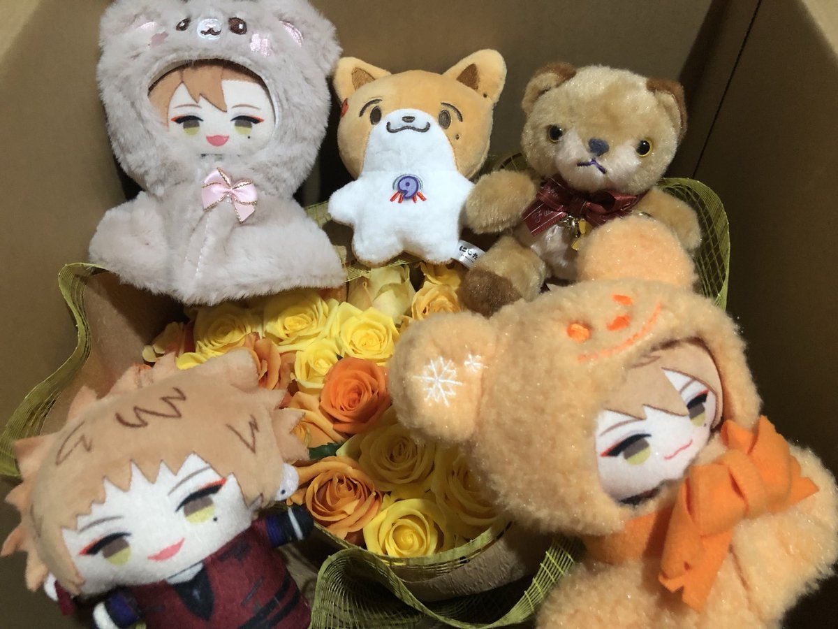 誕プレにﾄｯﾓが花送ってきた笑笑
オレンジと黄色！！！！
ありがとう〜！！！