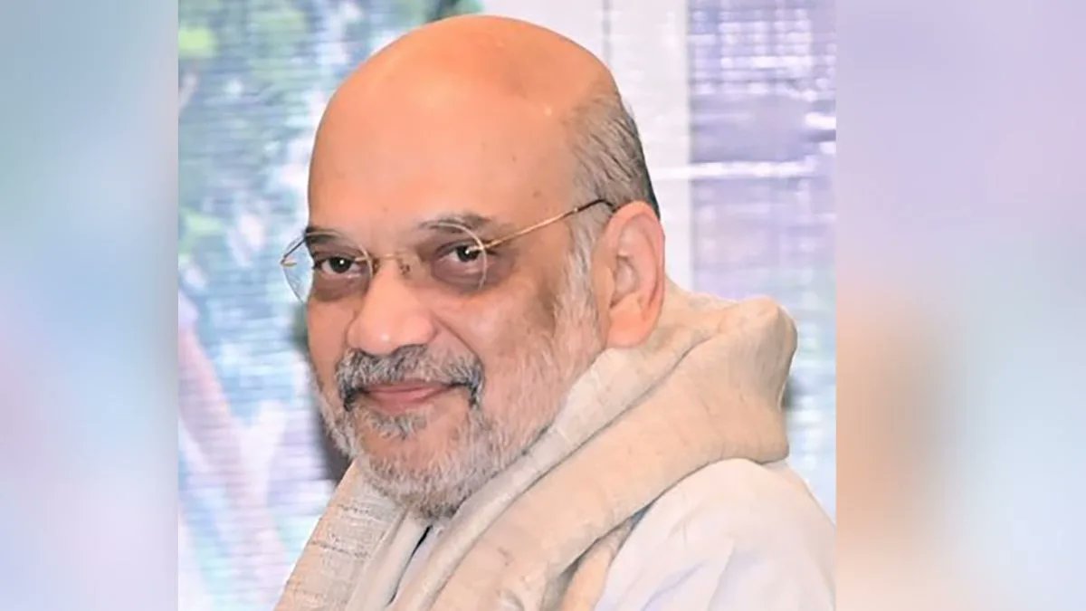 अमित जी शाह को भारतीय राजनीति का चाणक्य क्यों कहा जाता है आज समझ जाओगे!!

बिहार चुनाव की शुरू में भाजपा ने एक माहौल बनाया कि बिहार में हमारा मुख्यमंत्री पद का कोई चेहरा नही है...

पूरी डिबेट इसी तरफ चली गयी.. पूरा विपक्ष जो नीतीश कुमार के खिलाफ चुनाव लड़ रहा है वो नीतीश कुमार को