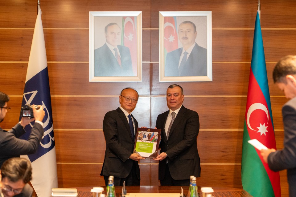 I met with Minister of Finance and ADB Governor Sahil Babayev to launch the new <a href="/ADB_HQ/">Asian Development Bank</a> Country Partnership Strategy for Azerbaijan. With new financing requests, ADB is prepared to invest up to $2.5B through 2029. We will work closely with the government to advance renewable