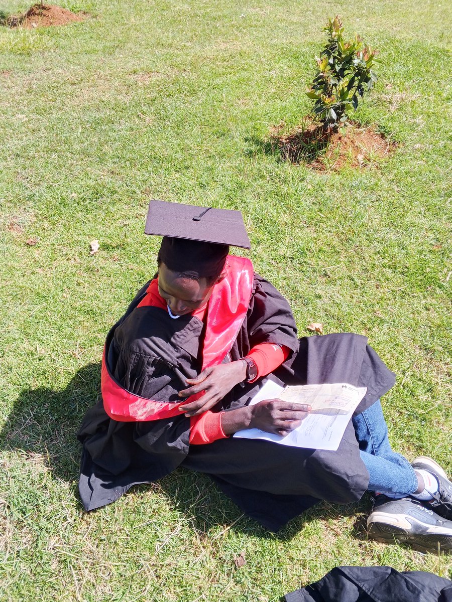 BrianSirere's tweet photo. I will be conferred with a degree! 😁😁, what a feeling! https://t.co/4gOeZ9AC05