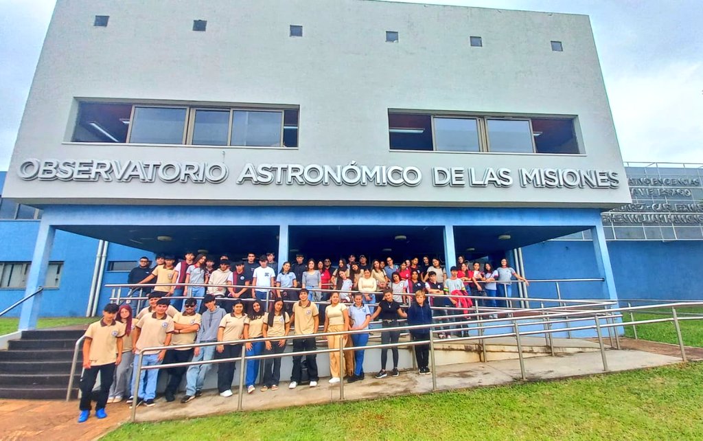 PCMisiones's tweet image. En el marco del programa #Yendo, el Fun Tour del Conocimiento, recibimos a estudiantes del BOP 22 de Puerto Libertad y del BOP 83 de Fachinal 👩‍🎓👨‍🎓

Junto a los equipos del Parque del Conocimiento y de la Subsecretaria de la Juventud del @MDSMisiones.