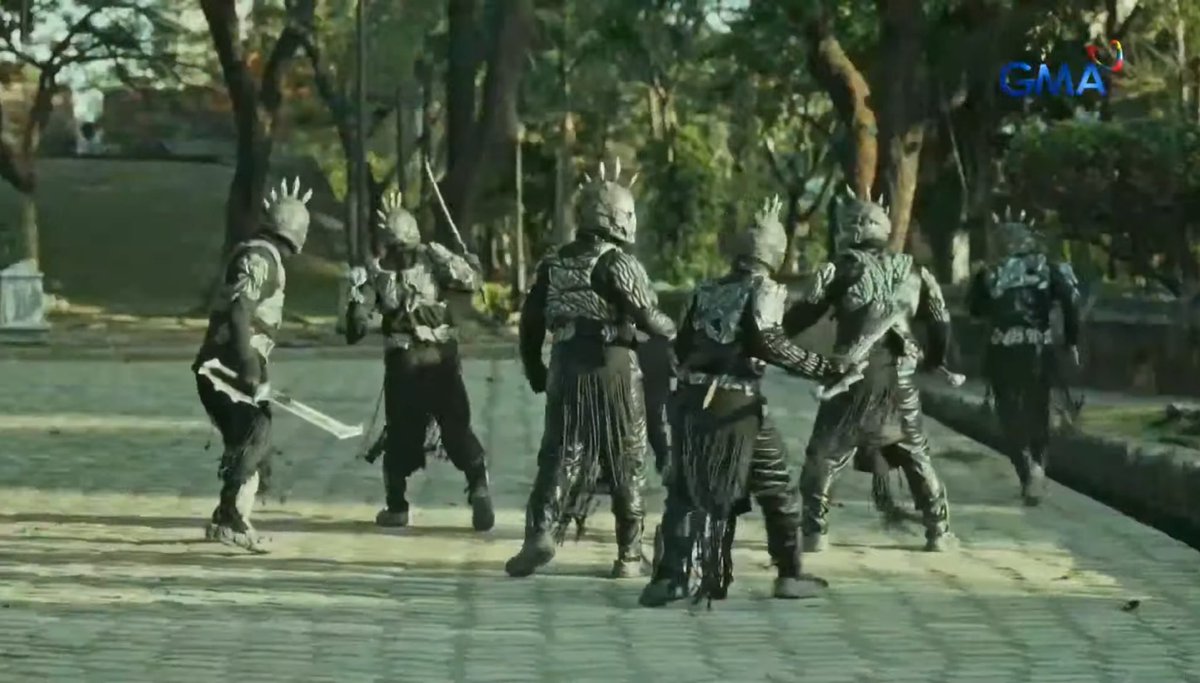 KapusoTalks's tweet photo. DEIA: Pashneya napakaraki nila!

YUNG MGA KALABAN:

Pota, Matinding Digmaan na yan? 
 #SanggreMatindingDigmaan https://t.co/VCJbqZyc9a