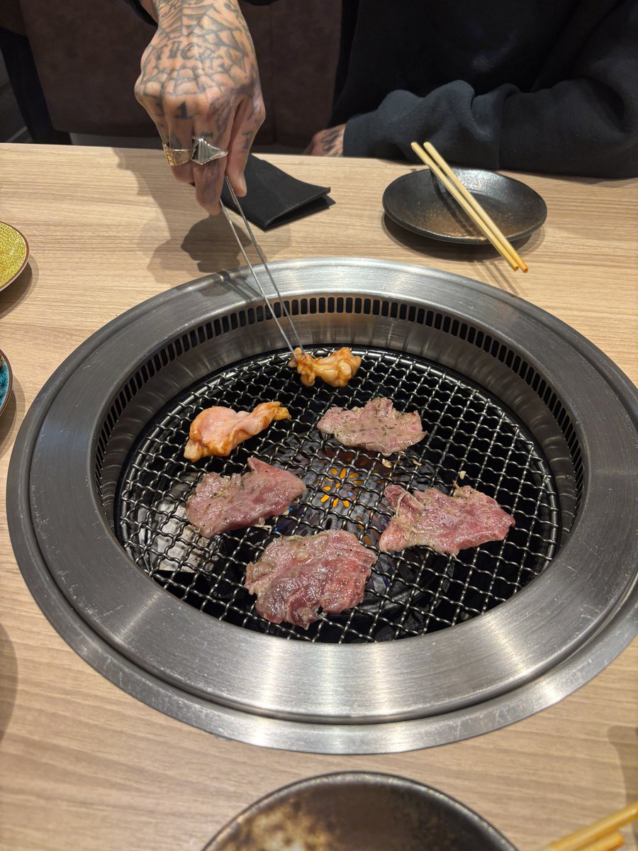 当たりのお店で英気を養う

#TheBONEZ