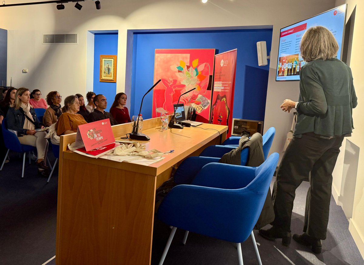 💥 ¡Más de 30 motivos para ilusionarnos! 

Ayer, 13 de noviembre, celebramos una sesión informativa en el Centro Cultural Las Claras y… ¡más de 30 personas se acercaron para conocer todos nuestros proyectos de voluntariado! 💙