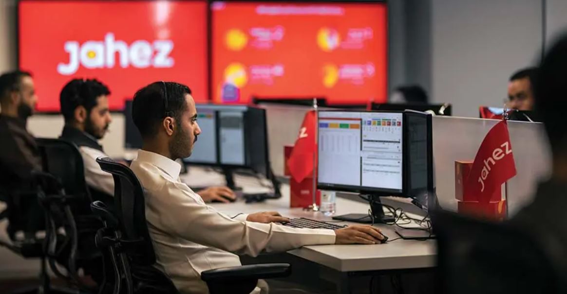 🔴 تخارج كبير لأحد ملاك جاهز!

عبدالعزيز العمران يبيع 1,950,000 سهم في شركة #جاهز بقيمة تتجاوز الـ 36 مليون ريال

- الأسهم السابقة: 9,996,698 سهم (4.76٪)  
- الأسهم الحالية: 8,046,698 سهم (3.83٪)

يعمل في منصب عضو مجلس إدارة.