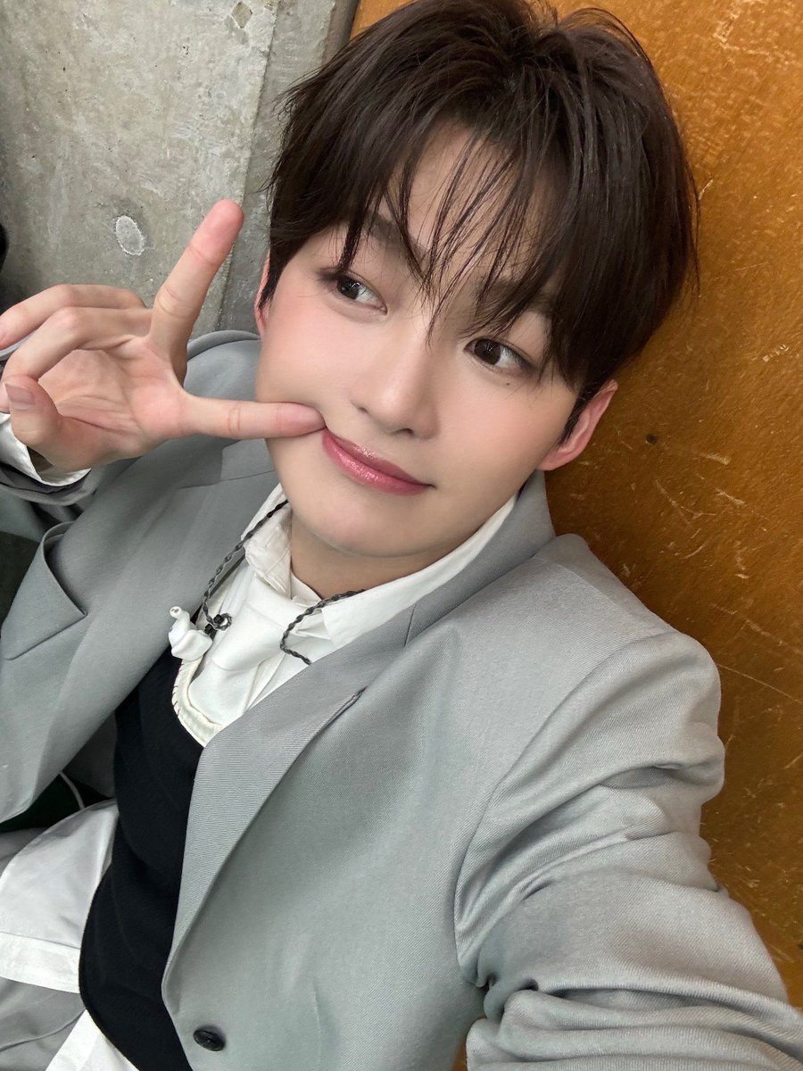 dooohoi's tweet photo. 내가 쪼아하는 지후니 셀카
말랑말랑말랑말랑말랑말랑 https://t.co/14YNVv21ja