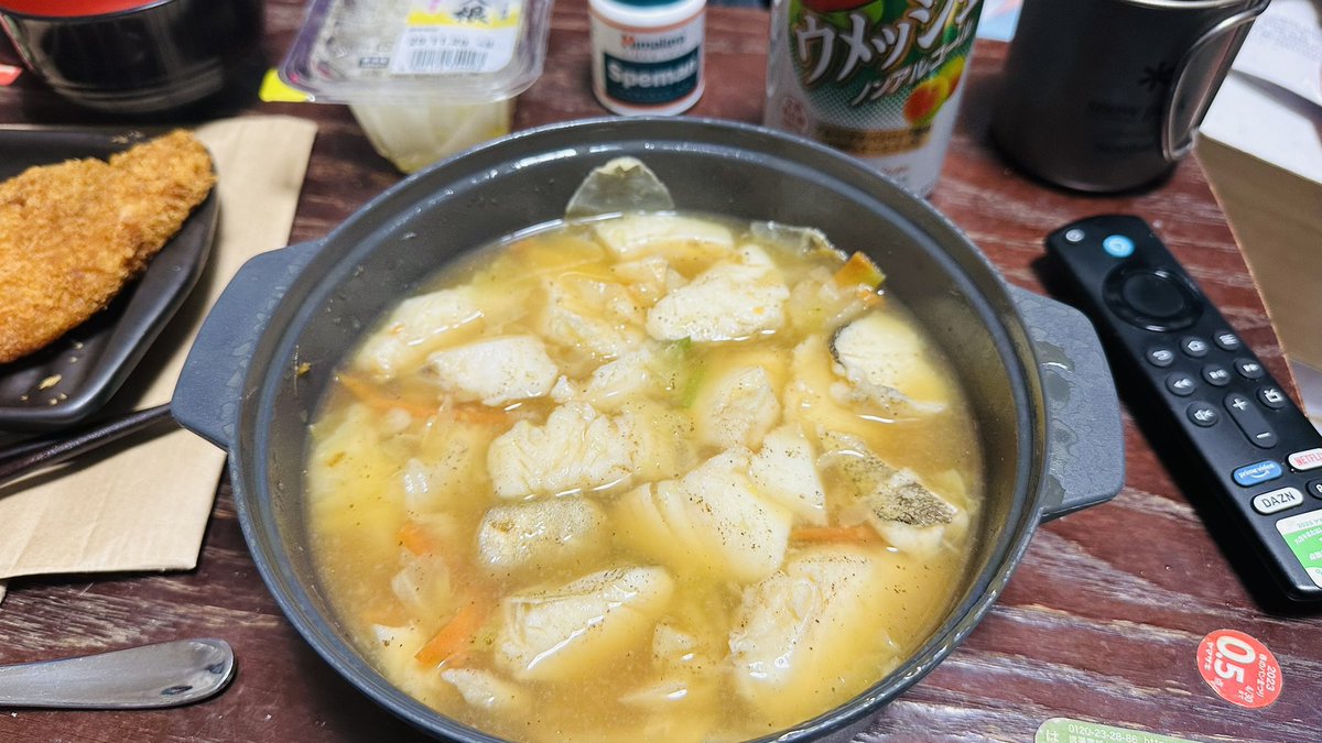 temp_c's tweet image. 今夜は塩鱈が安かったので鱈鍋です。