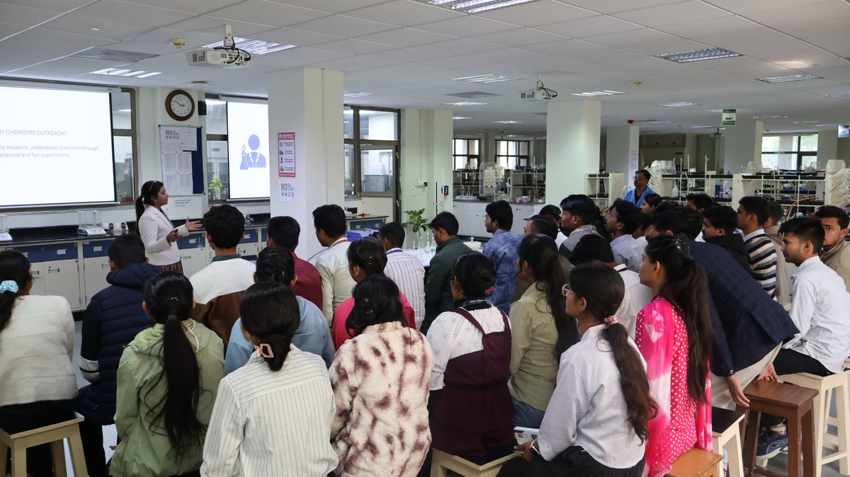 CS2_IISERB's tweet image. We were glad to host students &amp;amp; faculty from Govt. P.G. College, Guna (M.P.) on Nov 14, 2025.
Their visit included an IISER intro session, an inspiring talk by Prof. Amit Paul, and a chemistry lab tour.
A day of curiosity, learning &amp;amp; inspiration!