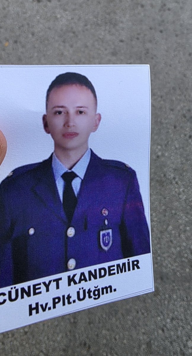 20 şehidimizden Hv.Plt.Ütğm Cüneyt Kandemir komşumdu. Ruhu şad olsun 😔🇹🇷

#ŞehidinvarTürkiye
#Şehit
#Ankara