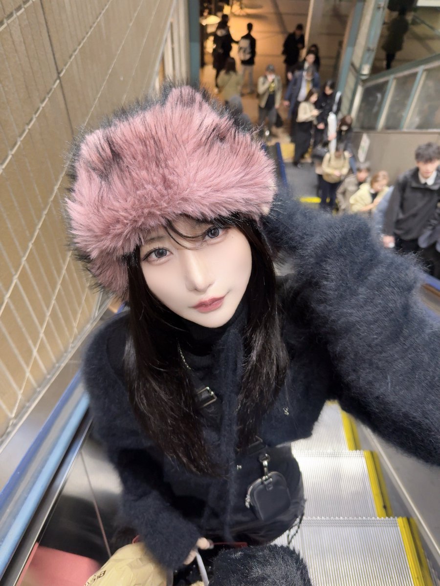 ui_i_i_'s tweet image. かおつよすぎ