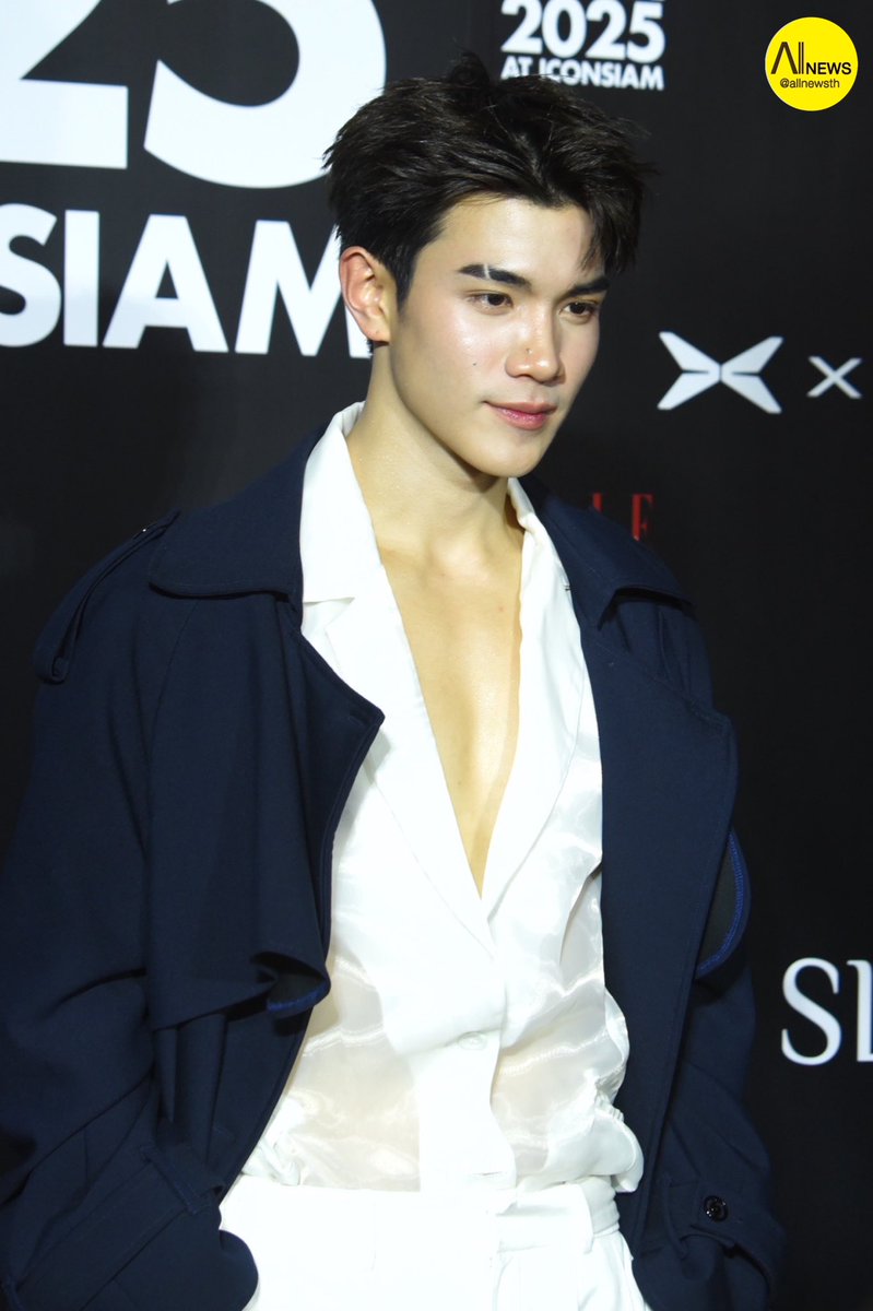 AllNews_th's tweet image. มุมไหนก็หล่อ!! “โฟร์ท - ณัฐวรรธน์“ ร่วมเดินแฟชั่นโชว์ “STUDIO UNKNOWN” ในงาน “ELLE Fashion Week 2025” 

MODEL FOURTH IN EFW 2025 
#STUDIOUNKNOWNxFOURTH
#Fourthnattawat 
#EFW2025 #SeeYouAtTheTent 
#ELLEThailand #ELLEMENThailand 
#EFW25ATICONSIAM