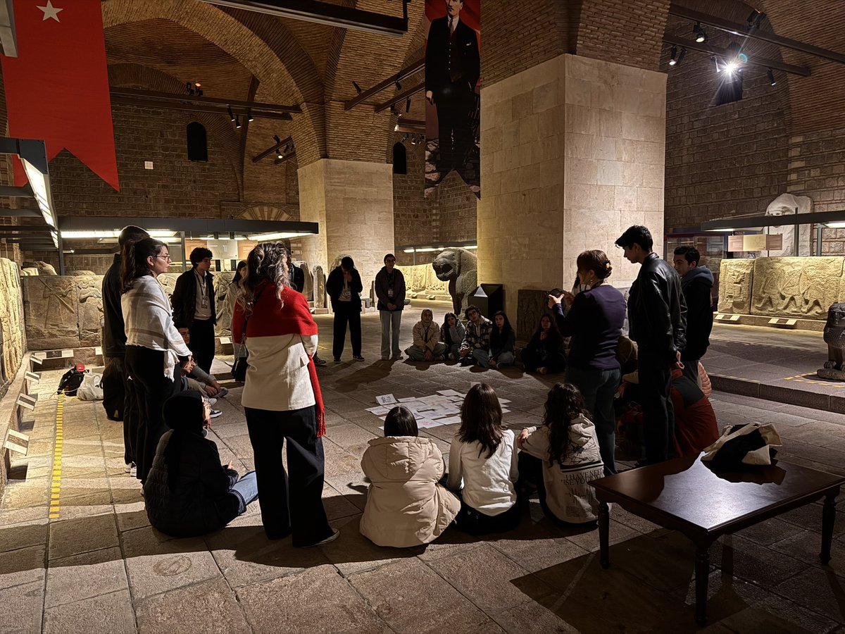 Akran Rehberliği Kampı sona erdi.📚

Limitless Makers mezunlarının mentör olarak buluştuğu Akran Rehberliği Kampı, Gölbaşı Gençlik Konukevi'nde tamamlandı.

✅Akran rehberliği ve mentörlük
✅Psikolojik dayanıklılık ve kriz anında destek
✅Kendine ve başkalarına liderlik