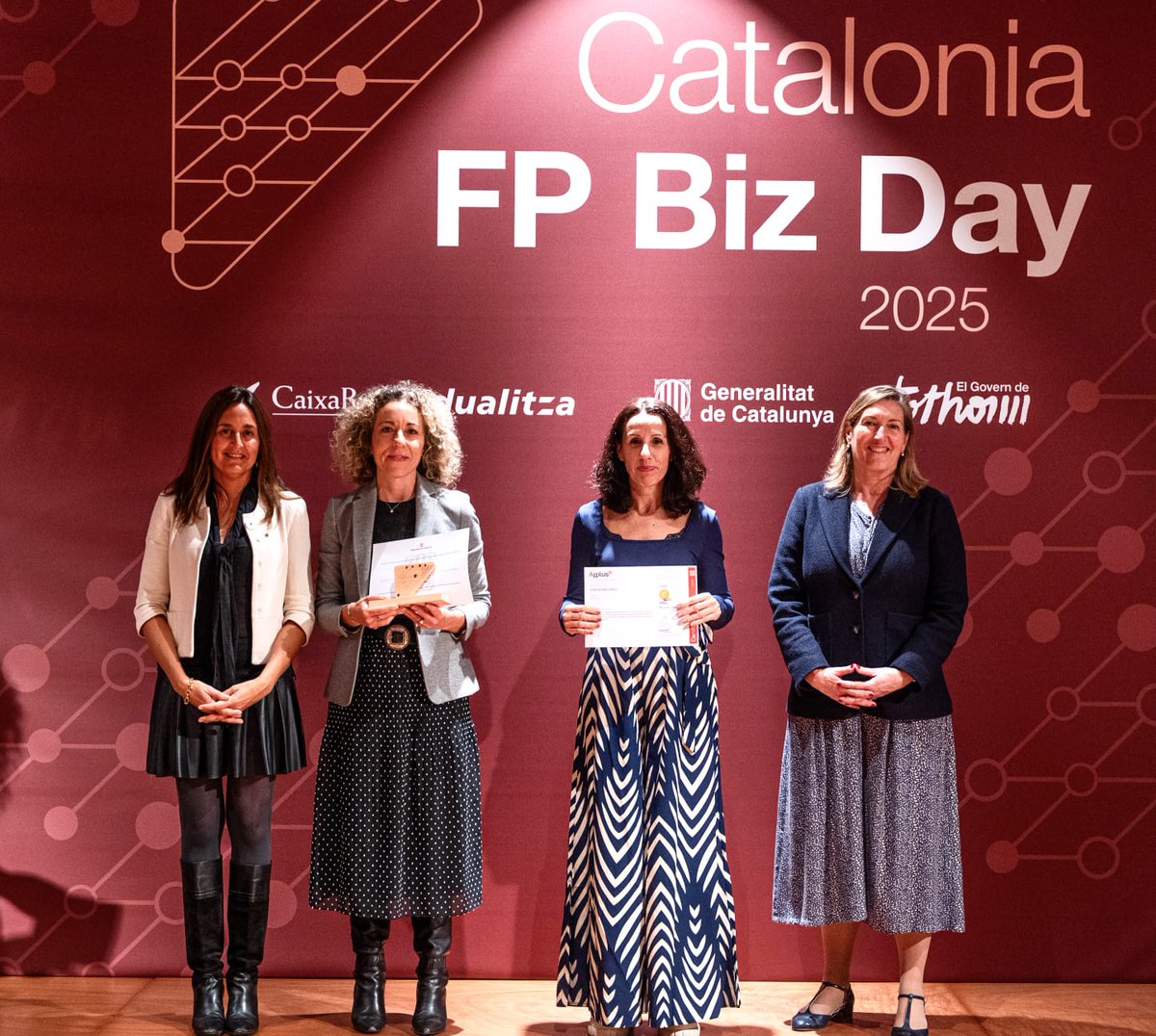 GrupCARES's tweet image. 🏆 CARES, premiada per la seva excel·lència en FP Dual  

Rebem el segell de qualitat en nivell d’excel·lència per la nostra col·laboració amb l&apos;@INSPoblenou i la nostra aposta per la #FormacióProfessional Dual. 

Més informació 👉bit.ly/48f5f8c
