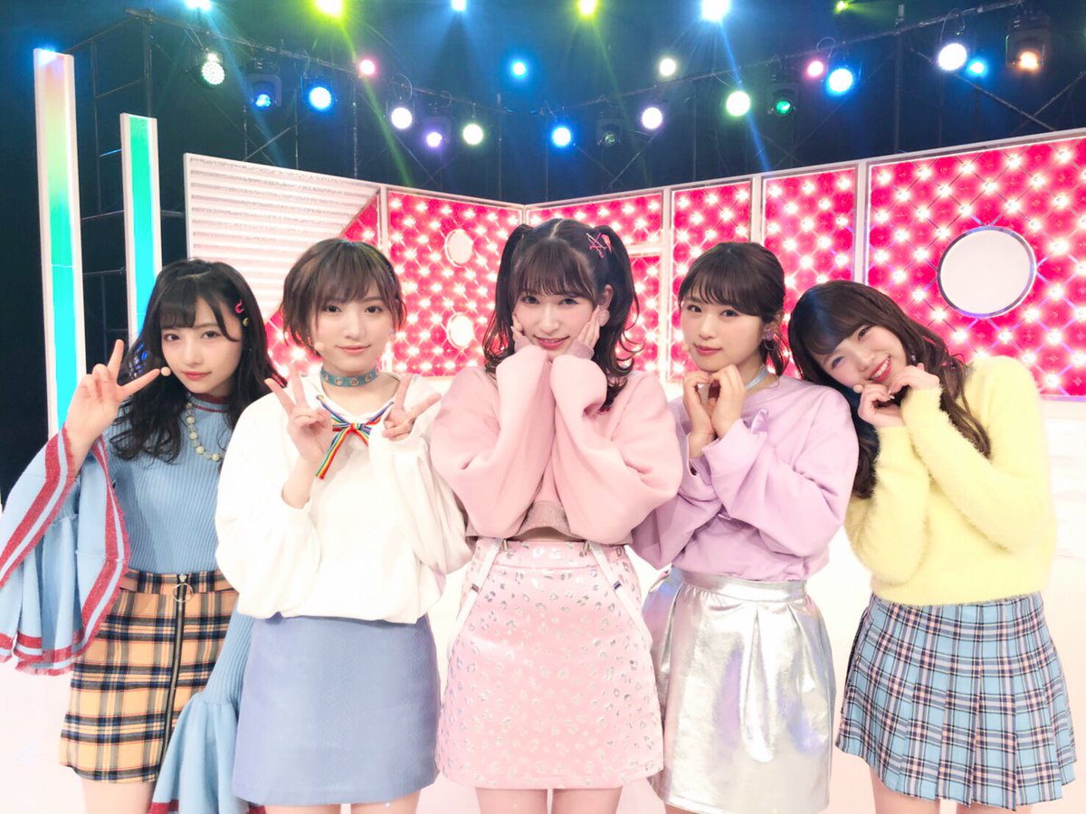 Queentet_a_yan's tweet photo. Q. ユニット曲で特に好きなのは?
A.『Which One』/#Queentet
一人ひとり、それぞれの個性が際立ちながらも、完璧なバランスで調和しているメンバーさんたちが本当に素敵です💜🩵🩷💛❤️
可愛らしい曲調で、メイクをしながら聴くと自然と気分が上がります🪞✨️
https://t.co/z1CYZJmx8t
#私とNMB48 https://t.co/BUXZsVg2dU