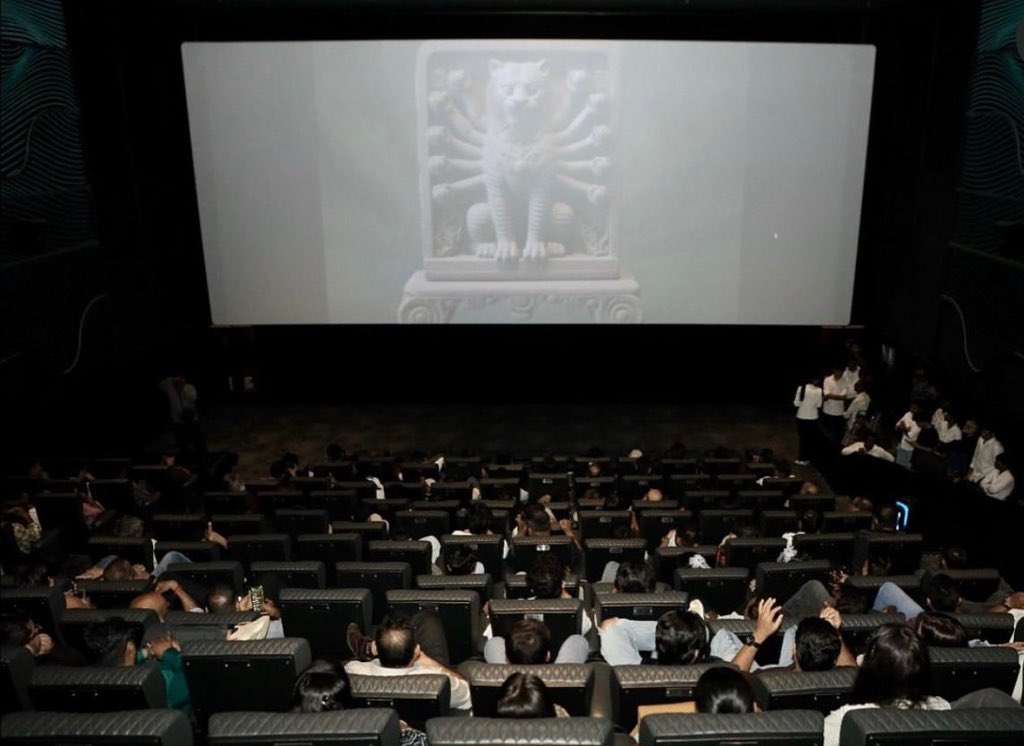 Vershasingh26's tweet image. Never felt this before 
The theatre felt like a temple, and every frame carried the presence of Maa Vaghmata.
#Dusshera is pure devotion on screen. 🙏🔥
#DussheraTheMovie #Vaghmata #GujaratiMovie #DussheraFilm  #GujaratiVFXFilm